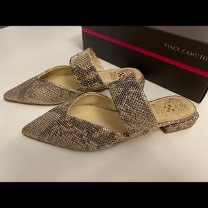 Vince Camuto *Never Worn* Size 6 slip ins